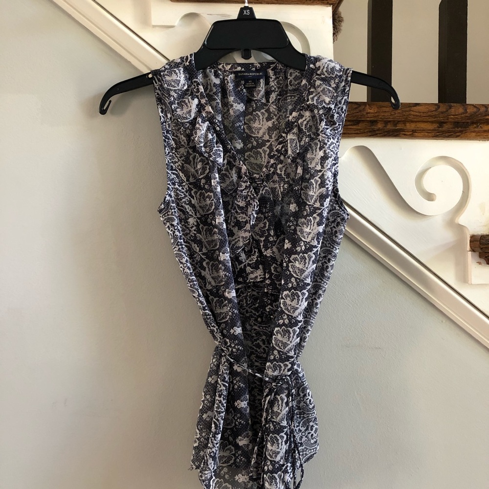 Banana Republic Printed Blouse, Size XS